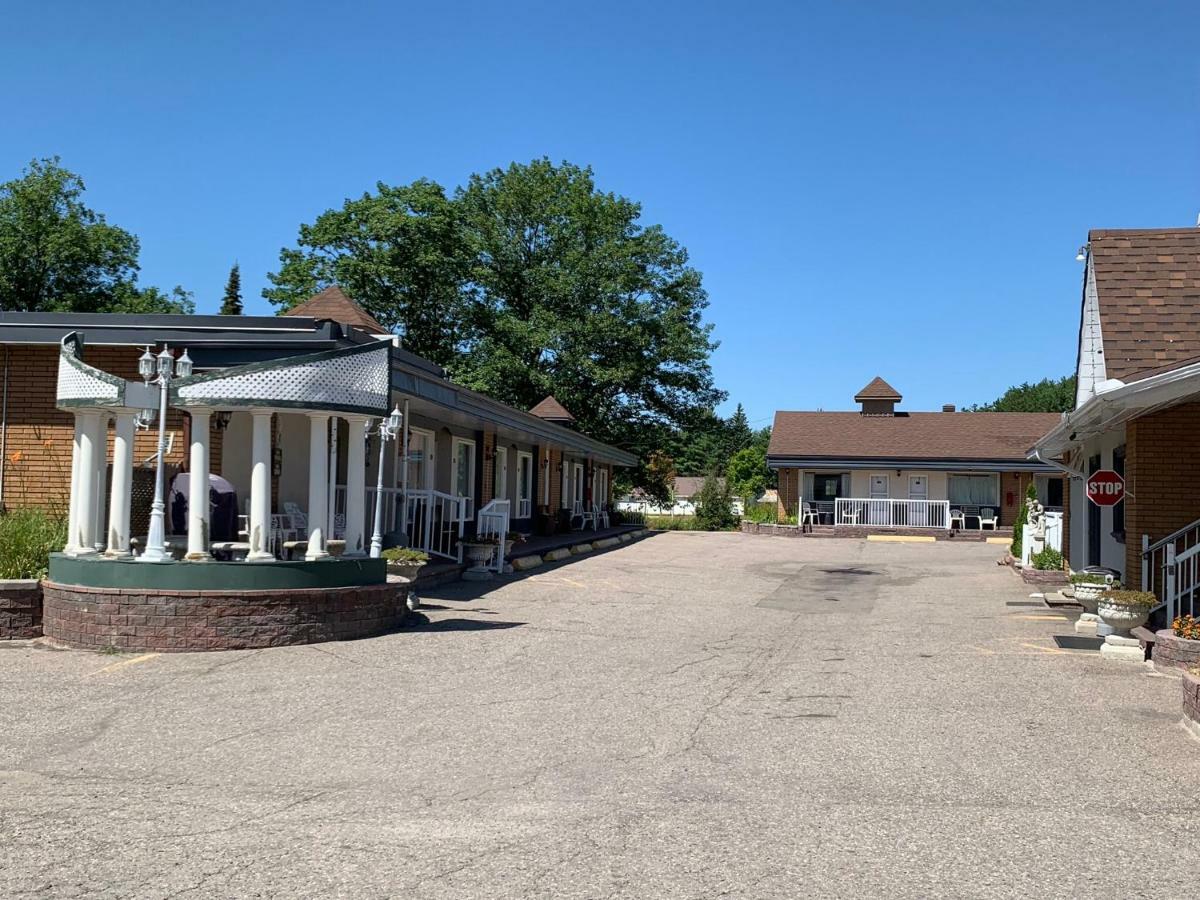 Sword Inn Банкрофт Екстериор снимка
