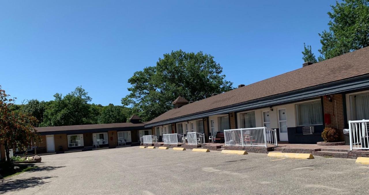 Sword Inn Банкрофт Екстериор снимка